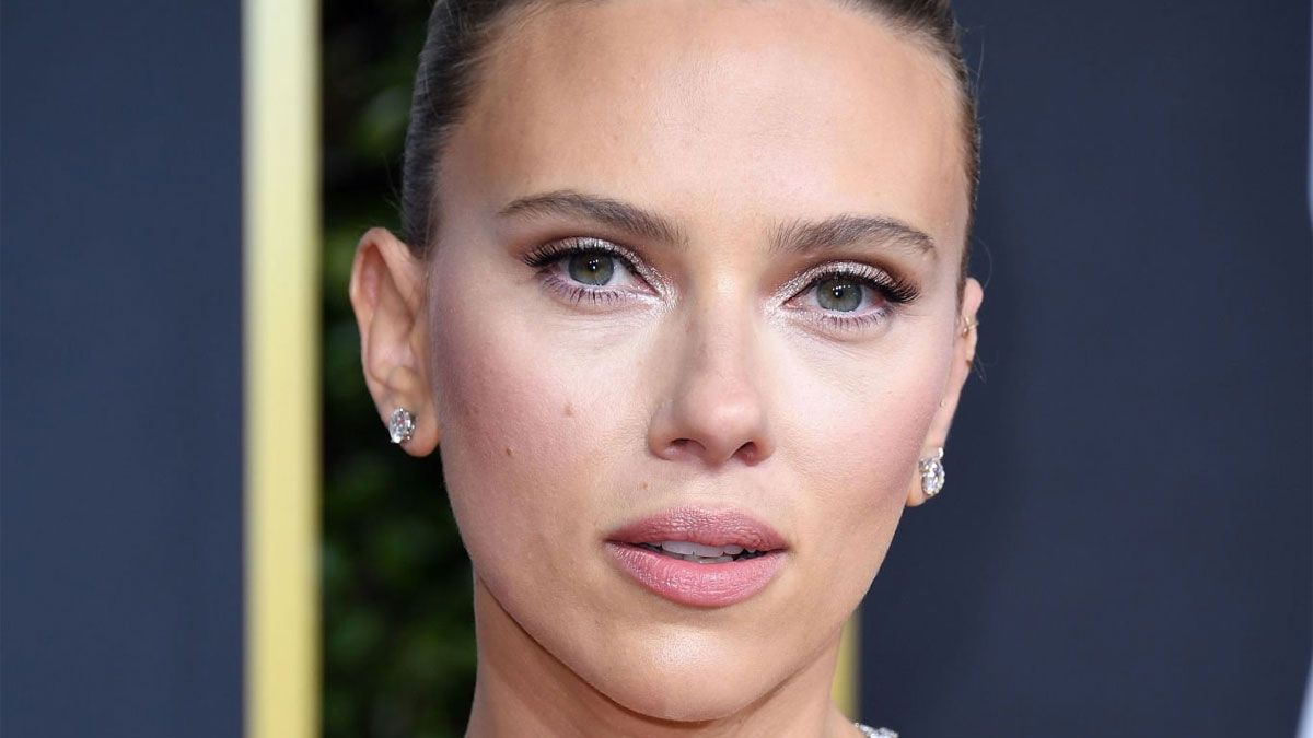 La actriz Scarlett Johanssen interpreta a Jess en la graciosa película de Netflix.