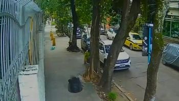 Desapareció en un accidente al caer en un pozo en medio de la vereda y la rescataron de milagro
