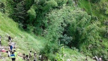 Un accidente de un colectivo en Nepal dejó al menos 31 muertos