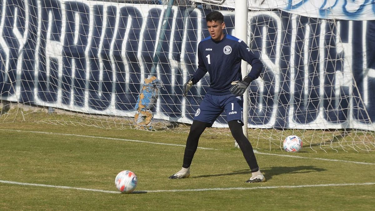 El debut del pibe Atencio en la Lepra: 