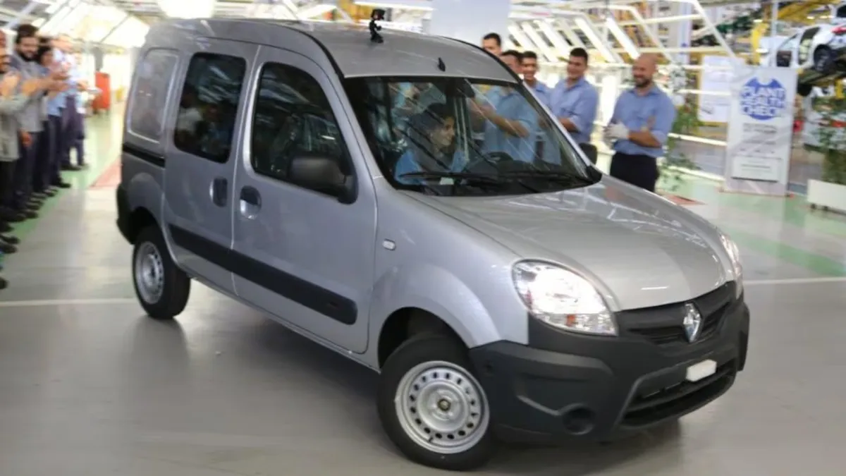 La Renault Kangoo es una furgoneta muy recordada en Argentina. La Renault Kangoo es una furgoneta muy recordada en Argentina.
