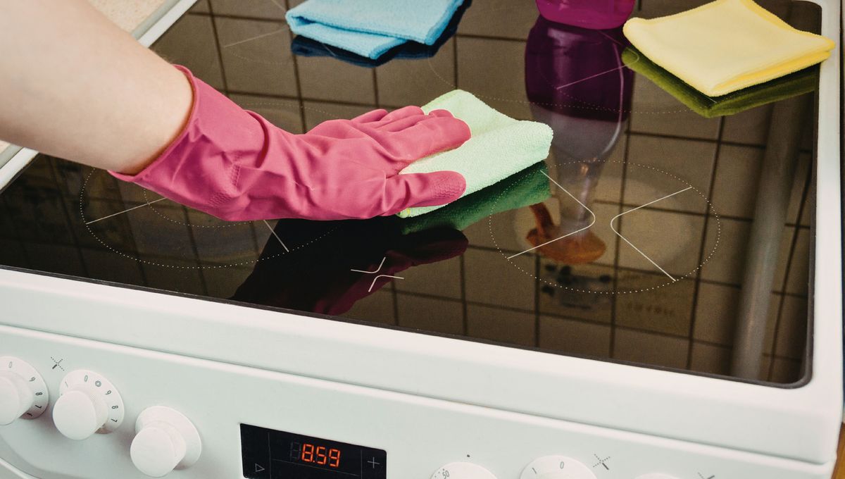 Seguramente has visto cientos de trucos caseros de limpieza que tienen como ingrediente principal y protagonista el vinagre. Seguramente has visto cientos de trucos caseros de limpieza que tienen como ingrediente principal y protagonista el vinagre.