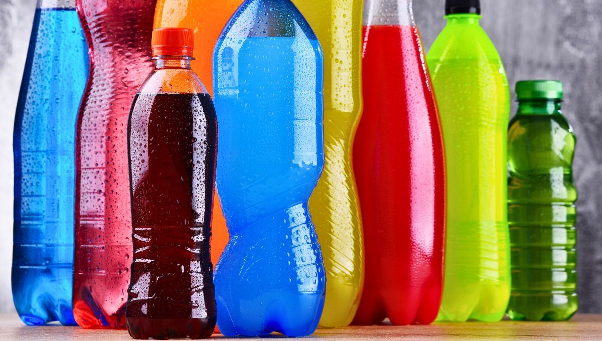 La base de las botellas de plástico son fundamentales para absorber la presión interna. La base de las botellas de plástico son fundamentales para absorber la presión interna. 