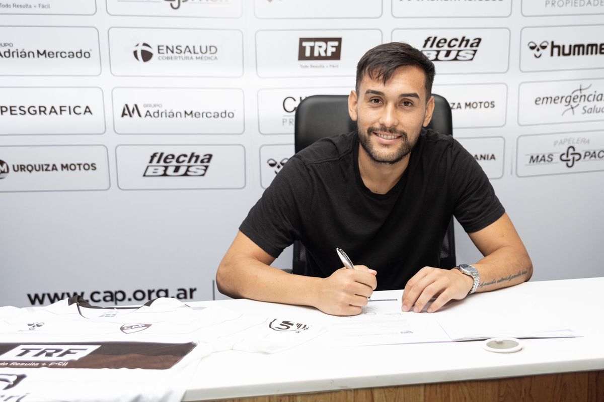 Cozzani, de gran temporada 2023, firmó a préstamo en Platense Cozzani, de gran temporada 2023, firmó a préstamo en Platense