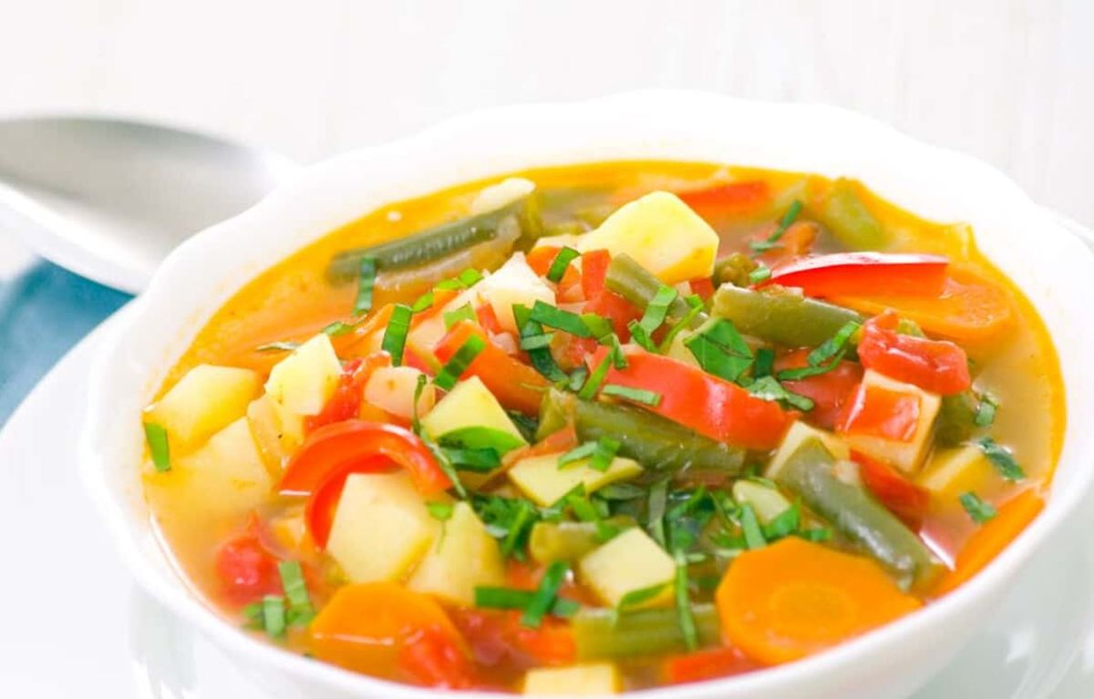Beneficio de tomar sopa de verduras. Beneficio de tomar sopa de verduras.