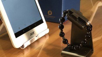 El Vaticano lanzó un rosario inteligente que se conecta al celular