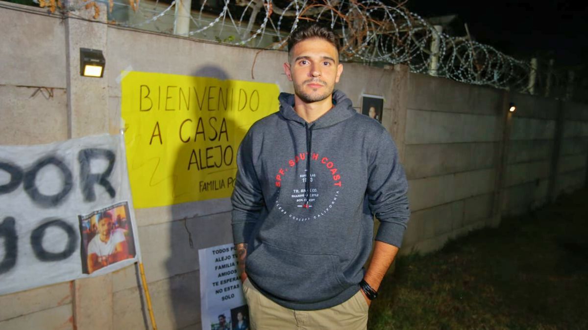 Alejo Arias (26) en la llegada a su hogar tras casi dos años detenido en El Salvador.