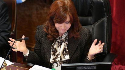 Cristina Kirchner preside el Senado, donde se debatió sobre varios proyectos que promueven la igualdad de género en las empresas.