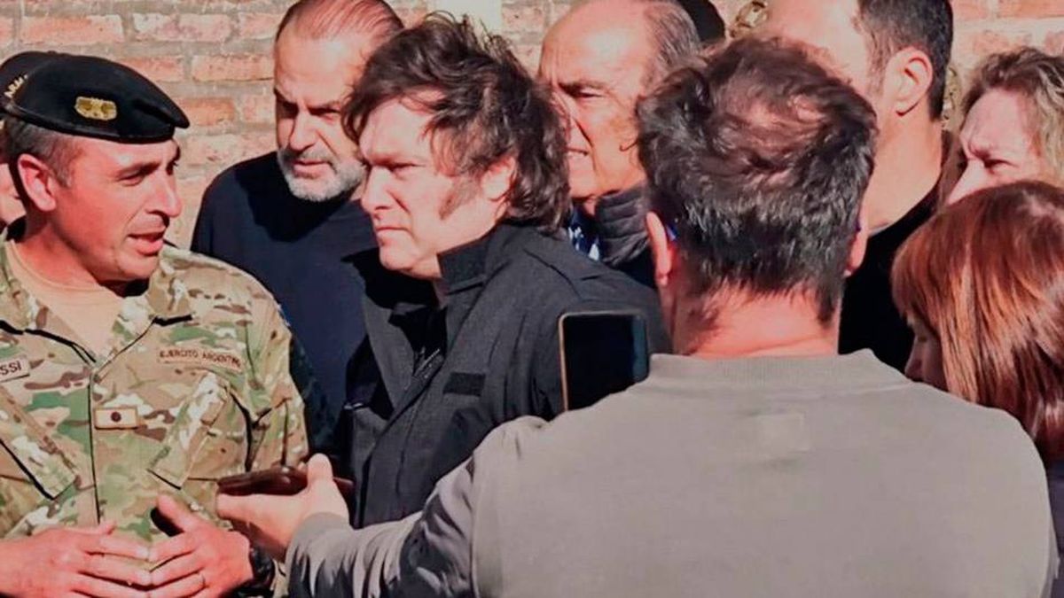 El presidente Javier Milei recorrió Bahía Blanca luego del desastre. El presidente Javier Milei recorrió Bahía Blanca luego del desastre.