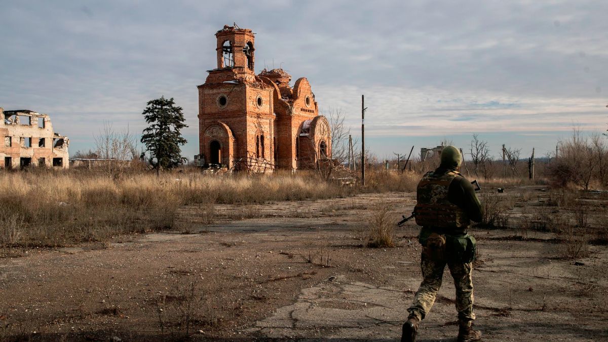 Lugansk es una provincia del este de Ucrania, perteneciente a la llamada región del Donbass, donde Leonid Pasechnik la ha declarado república popular con el apoyo de Rusia, quien reconoció su autonomía en 2014.