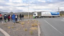 El piquete no deja salir a los camiones con gas de los yacimientos en Malargüe