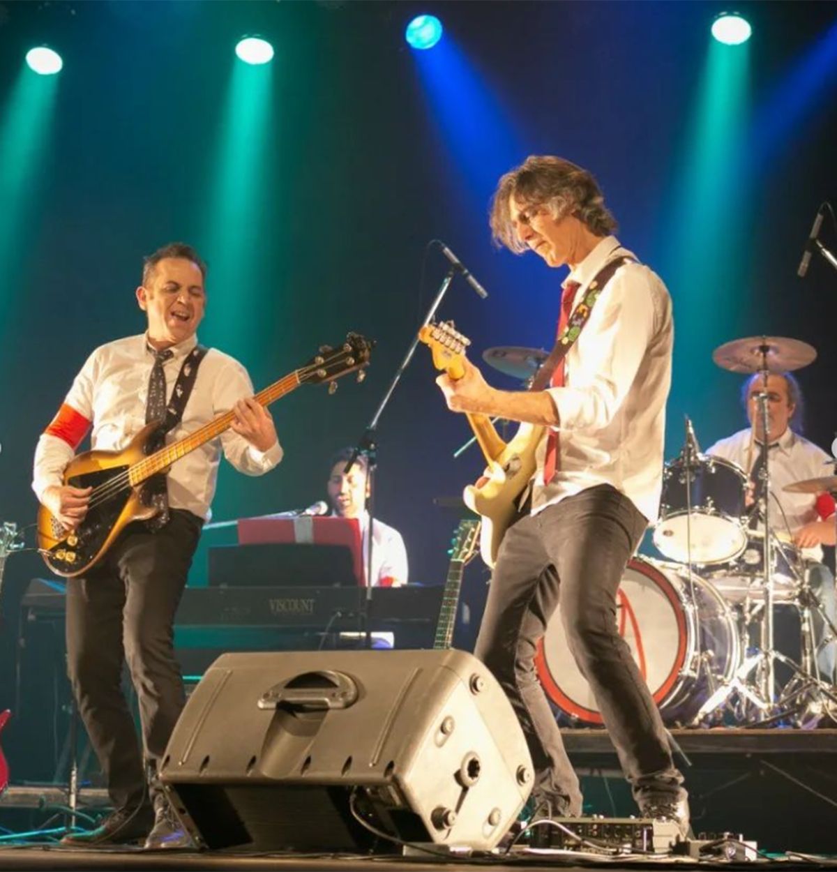 Superhéroes, los encargados de la vena rockera del show. Superhéroes, los encargados de la vena rockera del show.