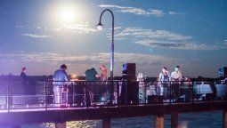 El jefe de la UCR provincial es el dueño de un resto-pub en un muelle público