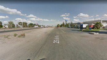 Le tiraron piedras a su camión, se detuvo y lo terminaron asaltando