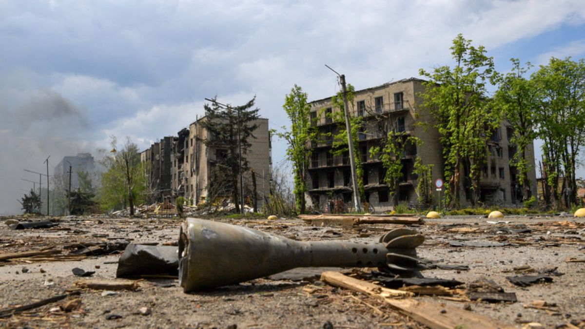 Luego de redireccionar objetivos, Rusia va logrando capturar objetivos en el Este de Ucrania, región del Donbass, con mucha&nbsp; comunidad pro-rusa. Este domingo conquistó la ciudad industrial de Severodonetsk.