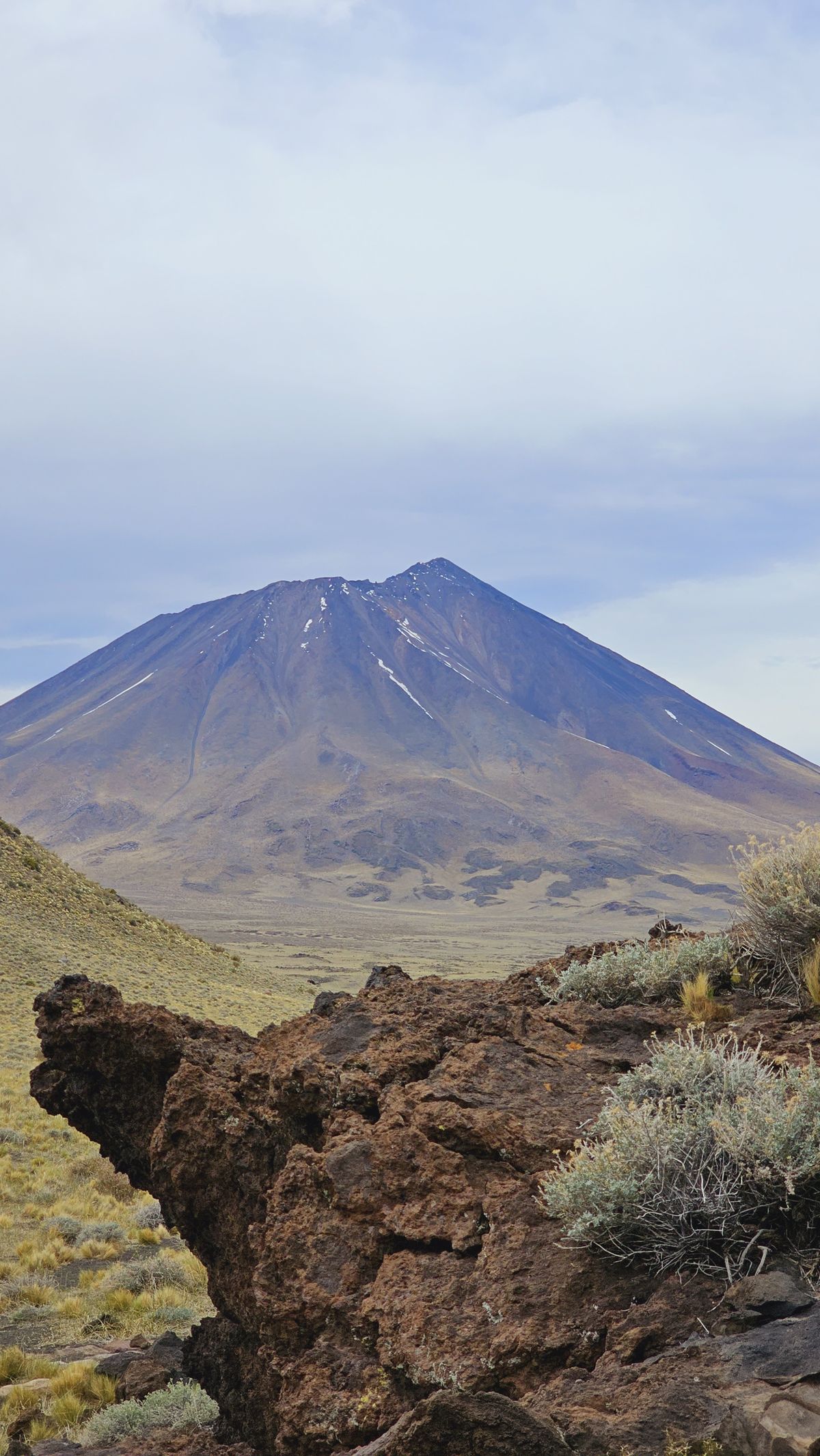 Payún Liso, el volcán emblemático de la Payunia. Payún Liso, el volcán emblemático de la Payunia.