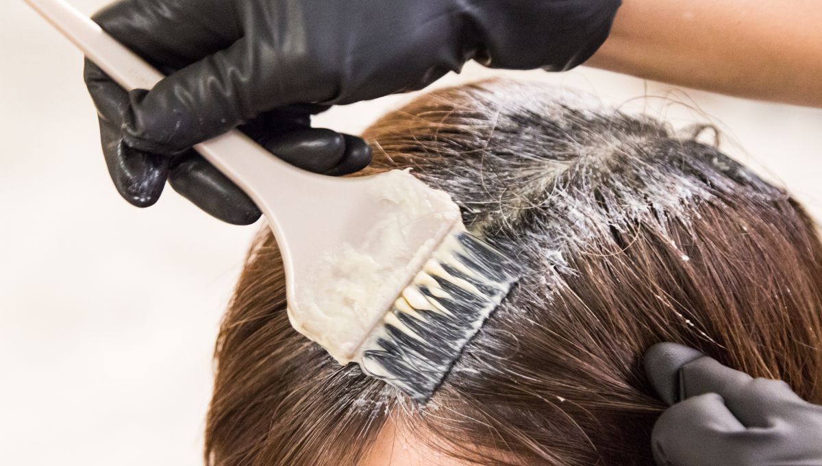 Cómo teñirse el pelo en casa sin cometer errores y con resultados de peluquería