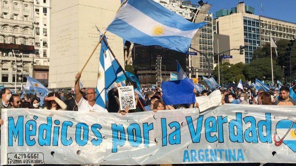 &nbsp;Integrantes de Médicos por la Verdad