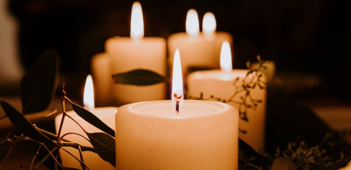 El significado que muestran las velas al quemarse. El significado que muestran las velas al quemarse.