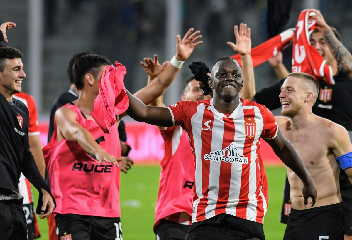 El colombiano Edwuin Cetré fue clave en la victoria de Estudiantes ante Boca. El colombiano Edwuin Cetré fue clave en la victoria de Estudiantes ante Boca.