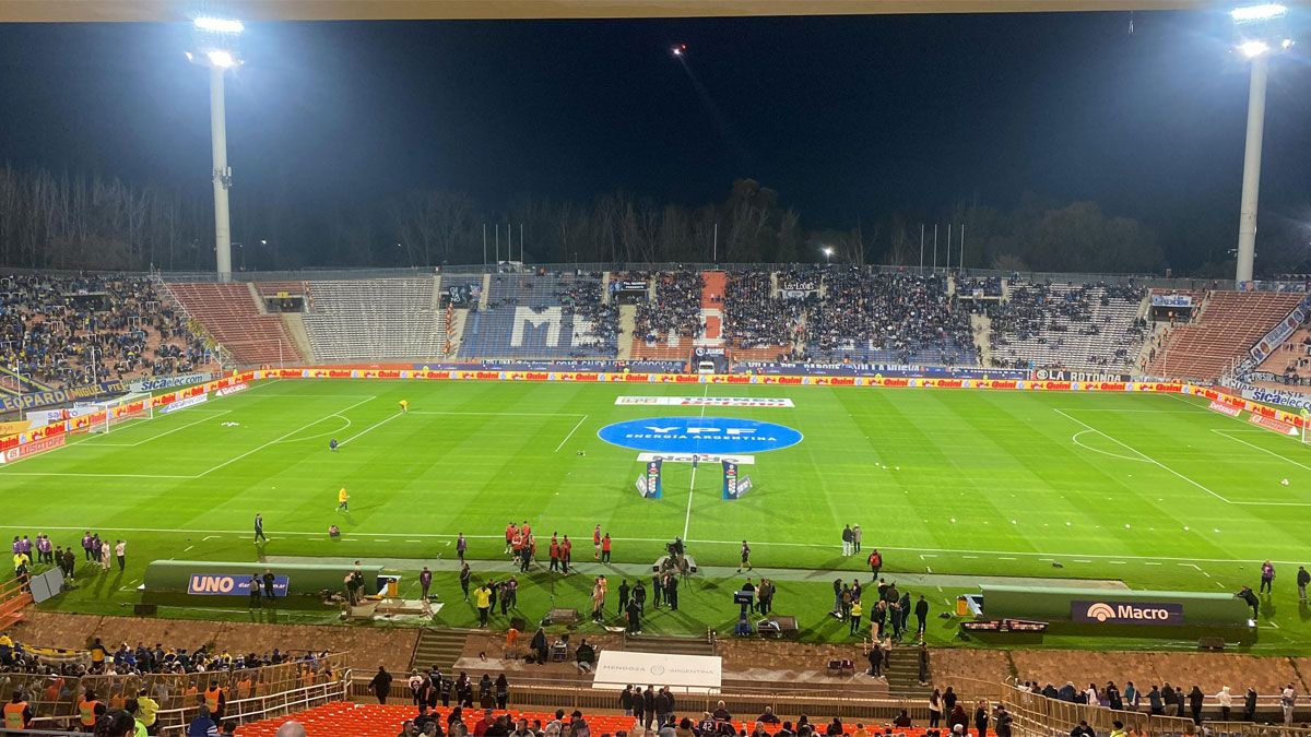 El Malvinas de Mendoza es una fiesta con el partido entre Independiente Rivadavia y Boca Juniors. El Malvinas de Mendoza es una fiesta con el partido entre Independiente Rivadavia y Boca Juniors.