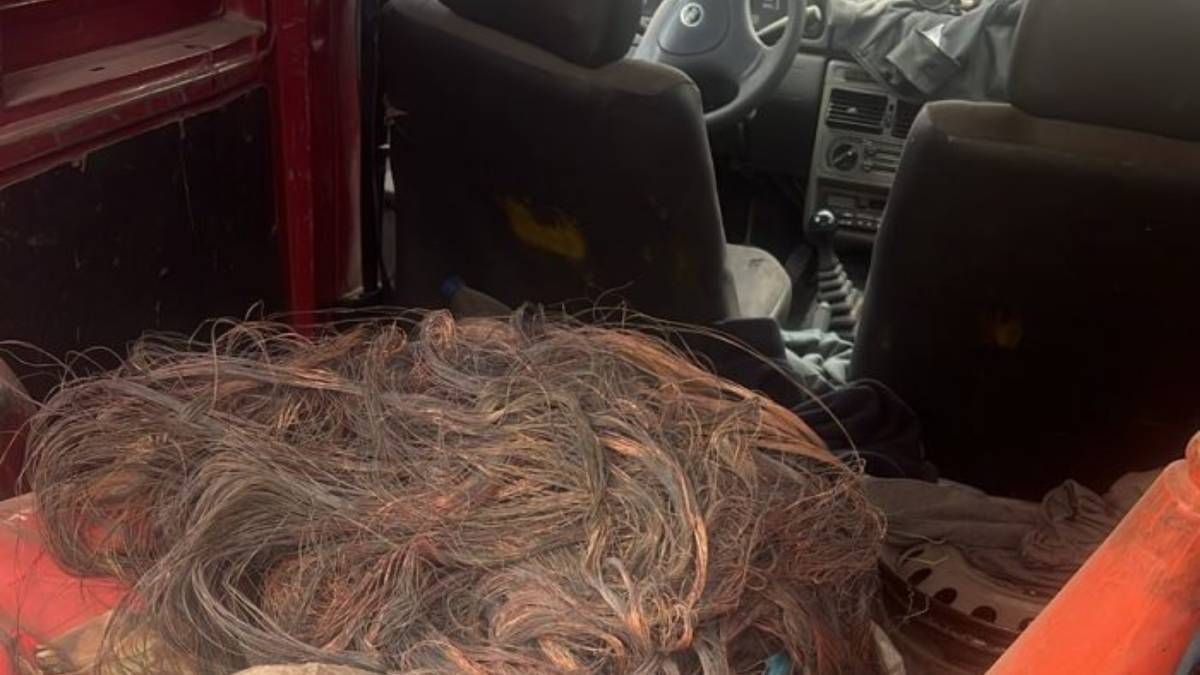 En San Martín, un hombre fue detenido vinculado con la quema de cables y la posesión ilegal de cobre. En San Martín, un hombre fue detenido vinculado con la quema de cables y la posesión ilegal de cobre.