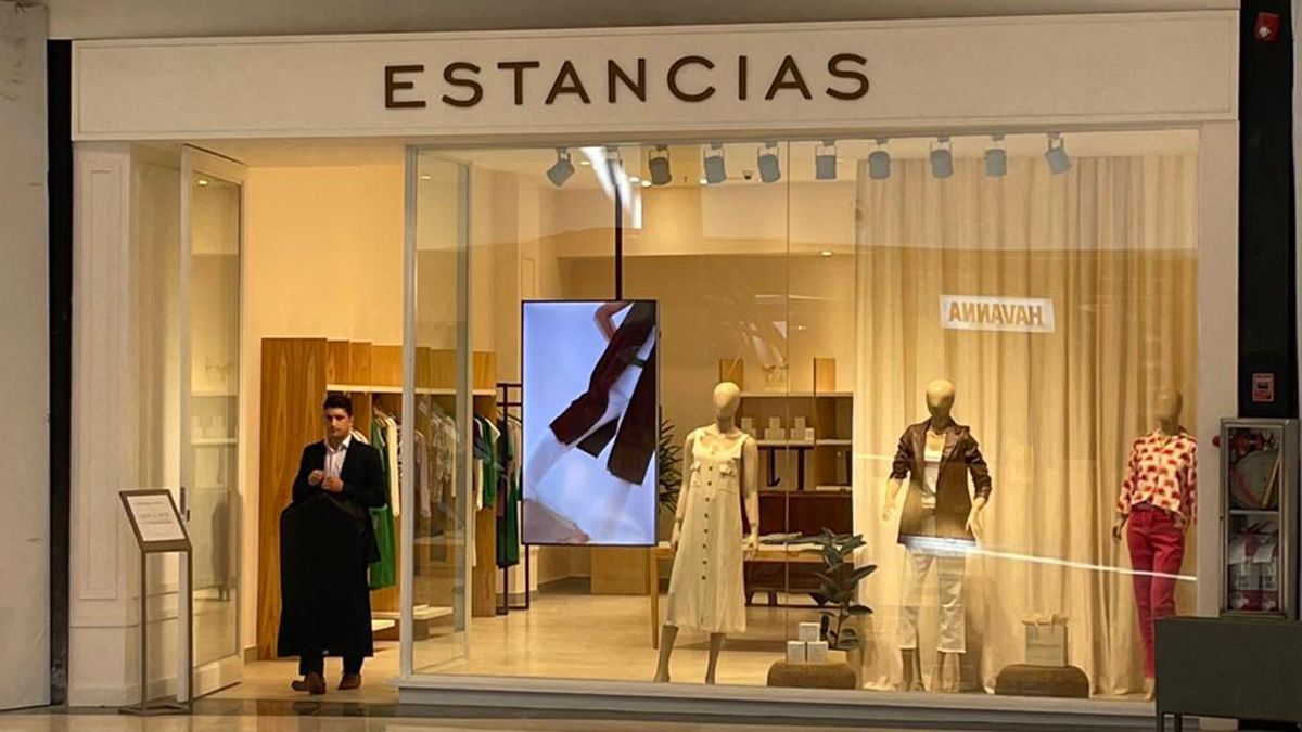 Estancias ofrece toda una colección urbana femenina.