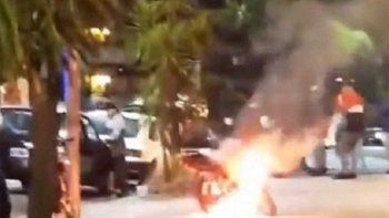 Prendió fuego su moto para evitar que se la secuestraran por falta de papeles
