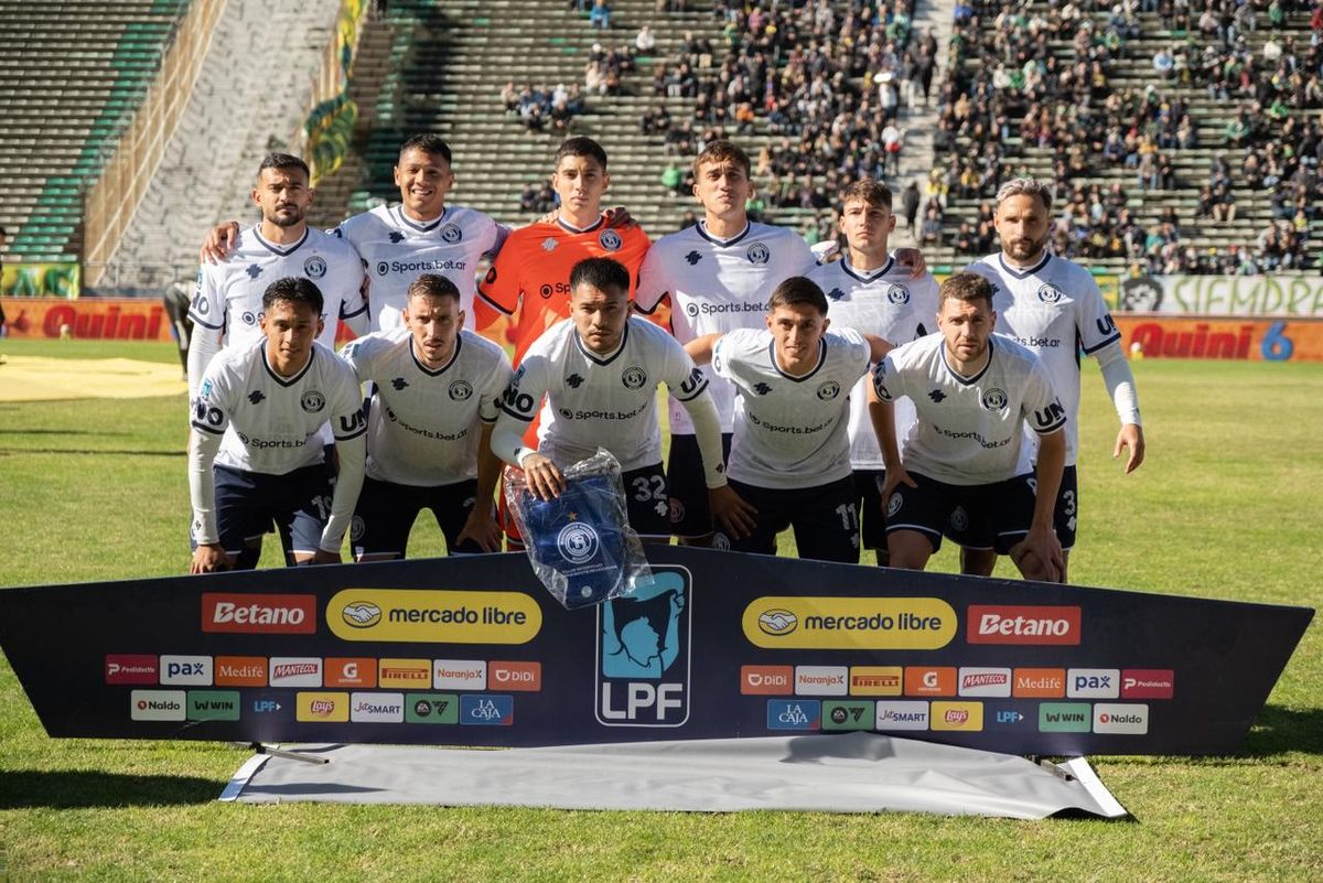 Independiente Rivadavia visita a Aldosivi en Mar del Plata.