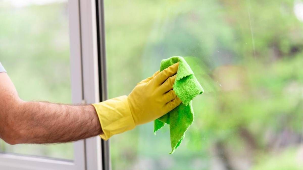 Truco de limpieza: deja impecable los vidrios de tu hogar con solo 3 ingredientes