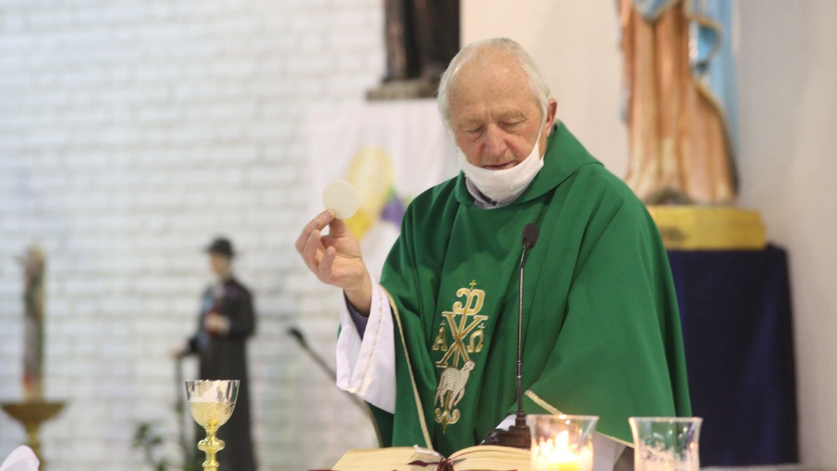 Este sábado vuelven las ceremonias religiosas en Mendoza.