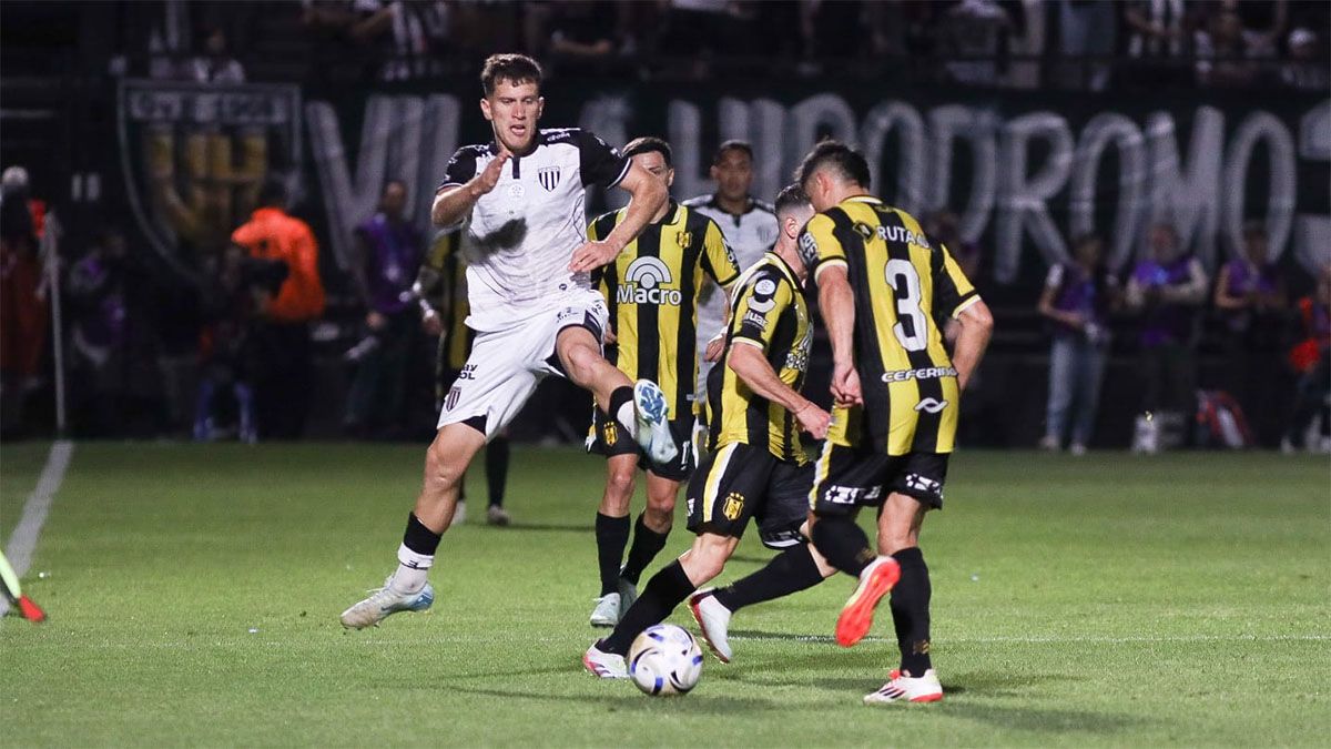 Facundo Lencioni, el goleador de Gimnasia y Esgrima: 