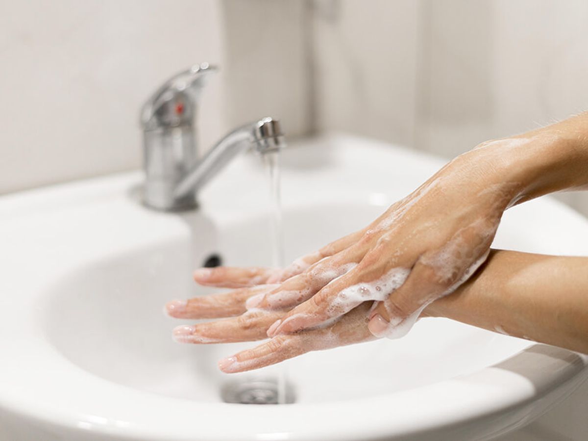 El lavado de manos puede realizarse con distintos elementos caseros.&nbsp;