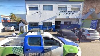 Hallaron el cadáver de una mujer asesinada a golpes en su casa envuelto en un cubrecama