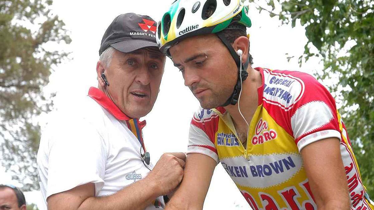 El Colchón Frossasco dialoga con su hijo Valdi, antes de largar una carrera vistiendo la camiseta de Amaru.