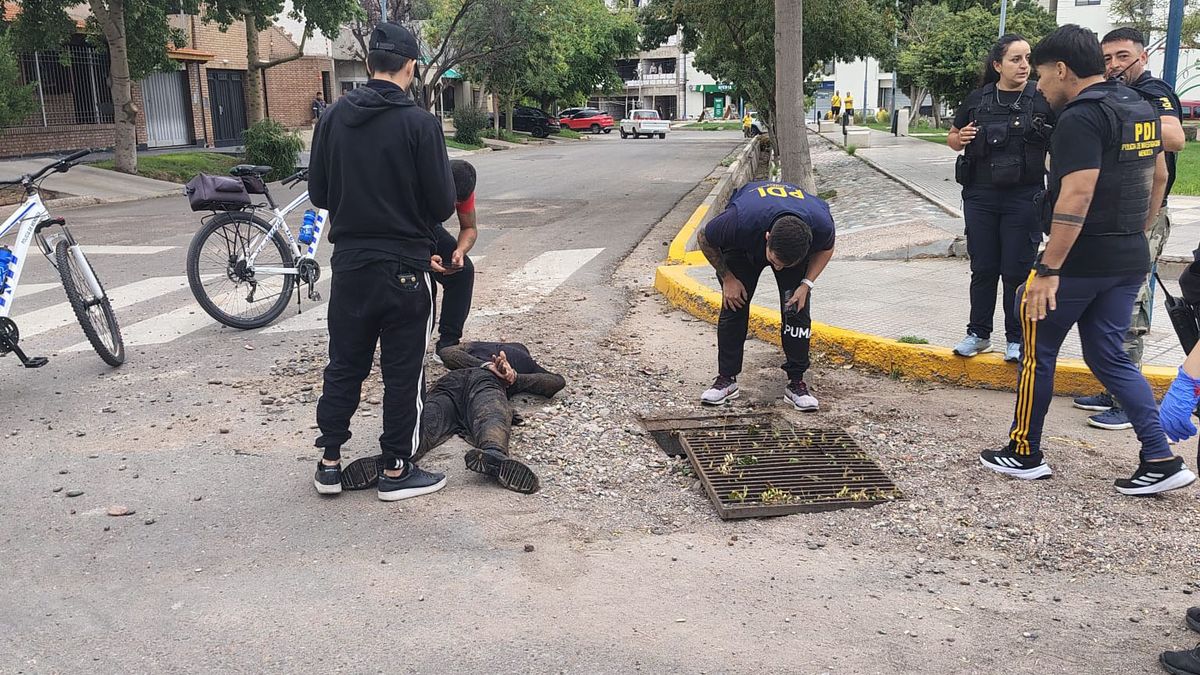 Atraparon en una acequia al quinto delincuente que había escapado de una persecución en Godoy Cruz