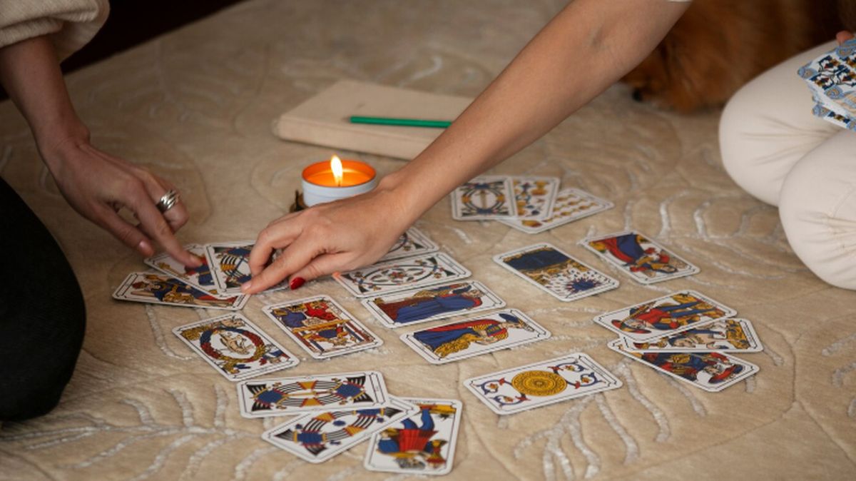 Tarot: descubre tu destino para hoy jueves 24 de octubre de 2024