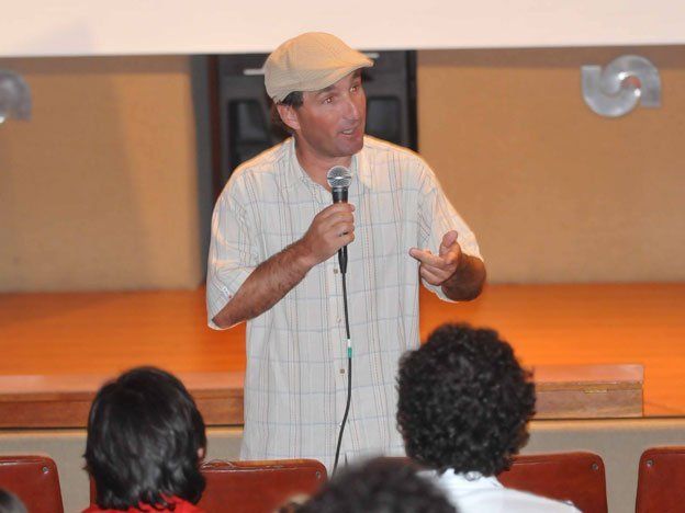 Sergio "Cachito" Vigil cuando organizó una clínica en Mendoza.