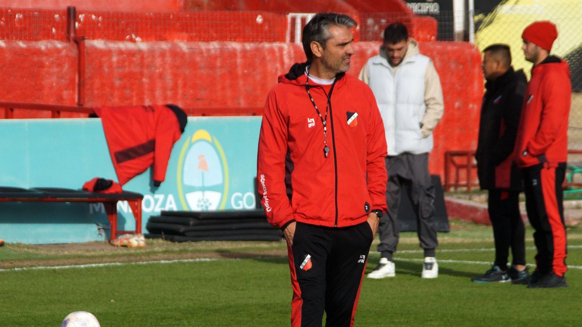 El entrenador Juan Manuel Sara está realizando una gran campaña en el Deportivo Maipú. El entrenador Juan Manuel Sara está realizando una gran campaña en el Deportivo Maipú.