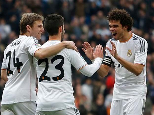 Real Madrid goleó a Elche y por ahora es el único líder