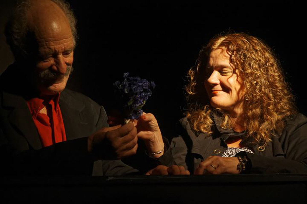 Rafael y Mariana en la piel del Flaco Ernesto Suárez y Sandra Viggiani.