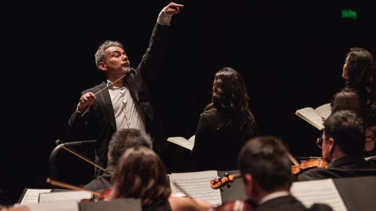 El maestro César Iván Lara estará al frente de la Orquesta Filarmónica Mendoza.&nbsp; 