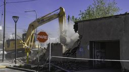El intendente Marcos Calvente avanzó con la demolición de una casa de Guaymallén que funcionaba como aguantadero de una banda de ladrones.&nbsp;