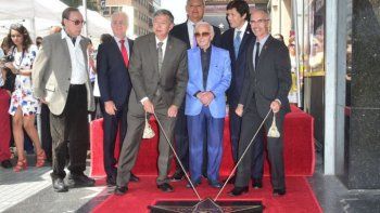 Charles Aznavour recibió su estrella en Hollywood