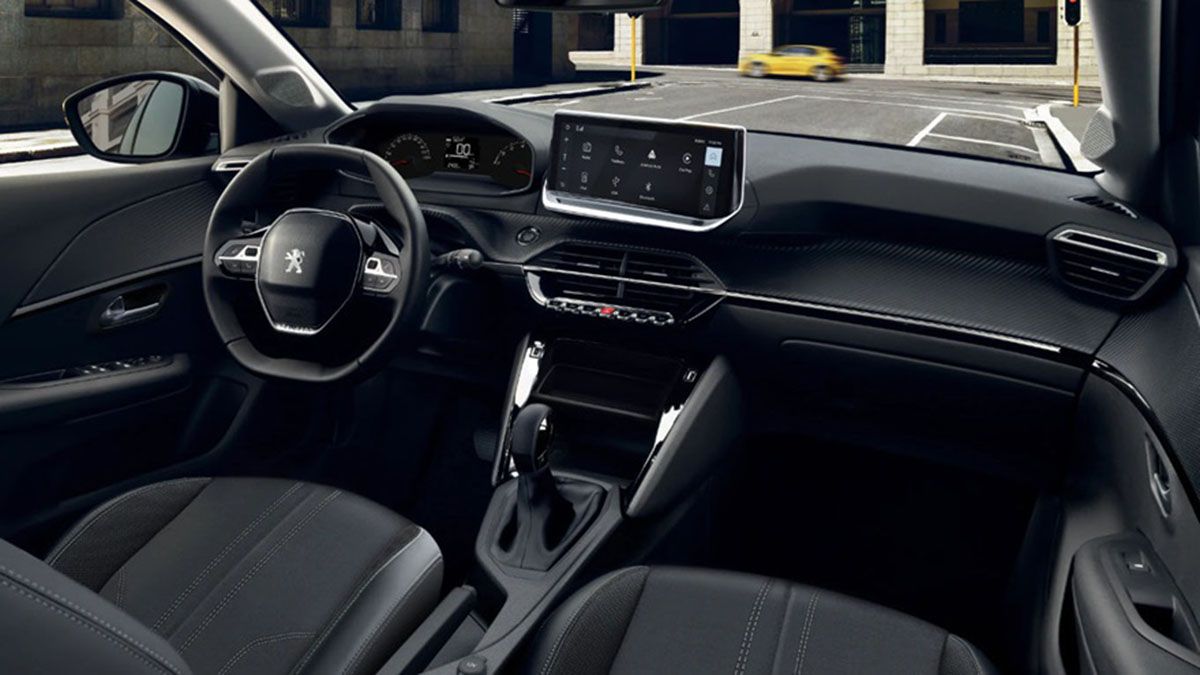 Por dentro, el Peugeot 208 tiene el concepto I-Cockpit Por dentro, el Peugeot 208 tiene el concepto I-Cockpit