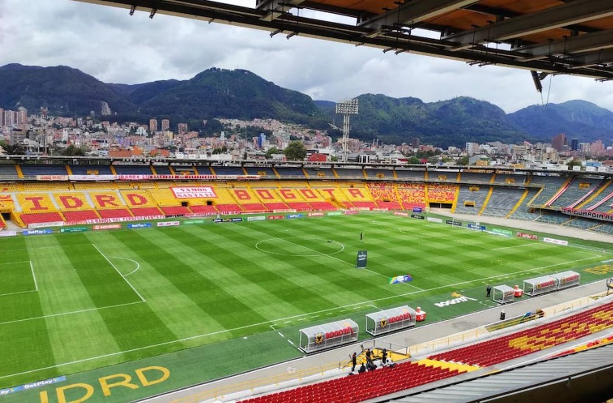 Independiente Santa Fe y River se verán las caras en el Estadio Nemesio Camacho El Campín.