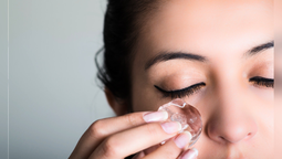 Ponerse hielo en el rostro trae una serie de beneficios para la piel