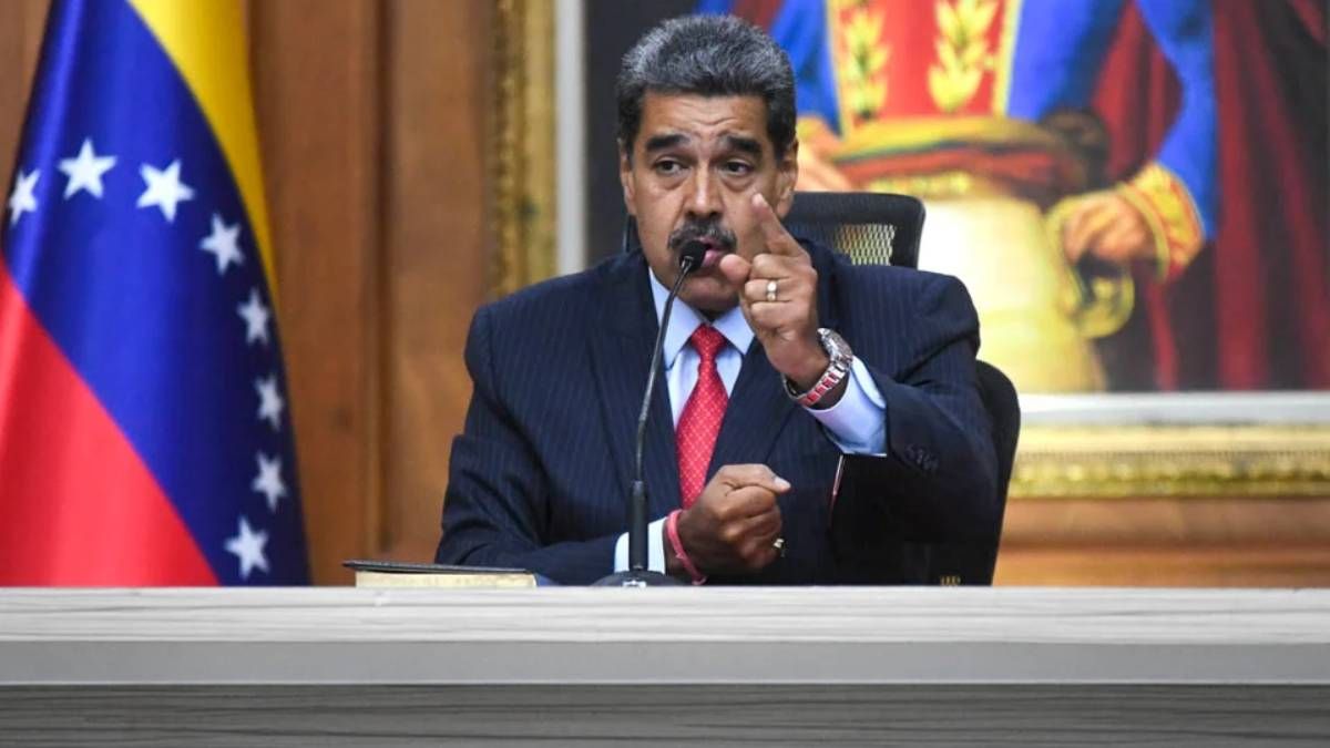 Para justificar la detención ilegal del gendarme argentino en Venezuela, Nicolás Maduro lo acusó de intentar asesinar a su vicepresidenta.