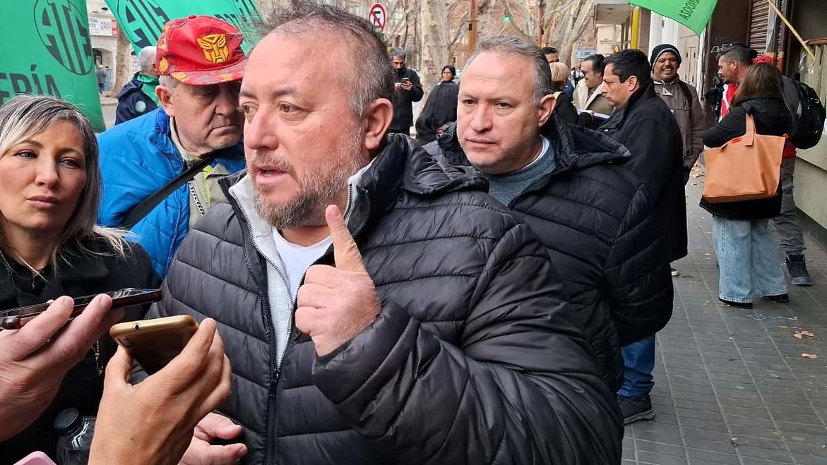 Roberto Macho, secretario general de ATE ha cuestionado el proyecto de reforma del Estatuto del Empleado Público. Roberto Macho, secretario general de ATE ha cuestionado el proyecto de reforma del Estatuto del Empleado Público.