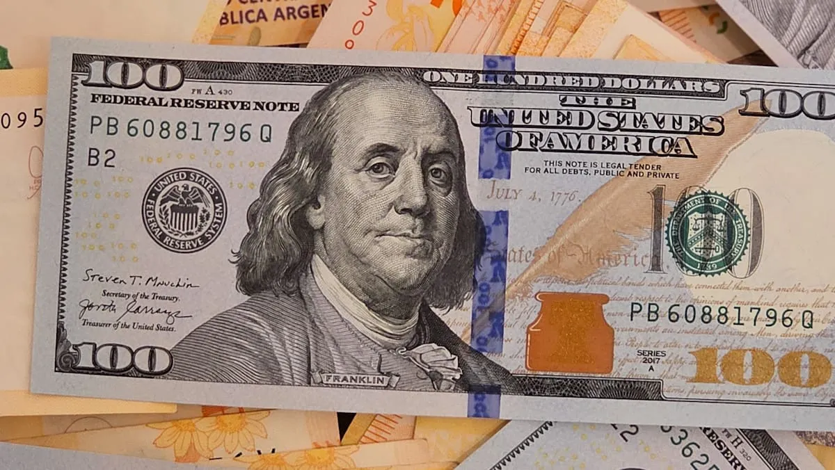 A cuánto se venderá el dólar oficial y el dólar blue este lunes 28 de julio